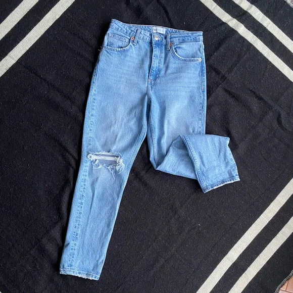 Zara Ripped Straight Leg Jeans - Picture 4 of 6